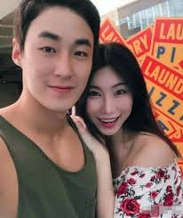 MỘT CÔ GÁI ĐỘC THÂN Ở TUỔI 40 LIỆU CÓ CHÀNG TRAI NÀO NGÓ NGÀNG TỚI? Li  Yinna, người phụ nữ 42 tuổi đến từ Hàn Quốc sẽ cho bạn câu trả