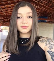 Daniela Brant's Instagram, Twitter & Facebook