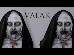 Le cunni (cunnilingus), c'est le fait de donner du plaisir à la femme avec sa bouche, en lui léchant le sexe et le clitoris. The Conjuring 2 Valak Makeup Diy Costume Halloween By Indy Youtube