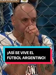 Emoción y Pasión en Racing: Hincha Exulta Tras el Triunfo