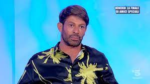 Durante una discussione con una protagonista del dating show. Gianni Sperti Uomini E Donne Ironia Su Tina Cipollari Una Novita Lanostratv