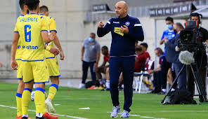 Βαλμπουενά σερβίρει, ελ αραμπί πυροβολεί! Rastabats Pesmenoi Paok Olympiakos 3exwrizoyn Zifkobits El Arampi