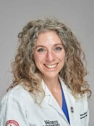 Rebecca Giusti's Instagram, Twitter & Facebook