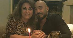 مؤرشف من الأصل في 4 مايو 2019. Ø§Ù„ÙÙ†Ø§Ù† Ø­Ø³Ø§Ù… Ø§Ù„Ø­Ø³ÙŠÙ†Ù‰ ÙŠØ­ØªÙÙ„ Ø¨Ø¹ÙŠØ¯ Ù…ÙŠÙ„Ø§Ø¯ ÙˆØ§Ù„Ø¯ØªÙ‡ Ù†Ù‡Ø§Ù„ Ø¹Ù†Ø¨Ø± Ø¹Ø¨Ø± ÙÙŠØ³Ø¨ÙˆÙƒ Ø§Ù„ÙŠÙˆÙ… Ø§Ù„Ø³Ø§Ø¨Ø¹