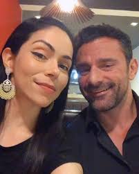 Hoje!!! . . Live sobre recomposição corporal 💪🏼🧠📚 . . Quem quer perder  gordura e ganhar músculos precisa assistir!! . . Nos vemos aqui no meu IG,  até lá 🙏🏼