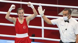 Fenerbahçeli'li milli boksör buse naz çakıroğlu, i̇spanya'nın madrid kentinde düzenlenen büyük kadınlar avrupa boks şampiyonası'nda şampiyon olarak bir kez daha gururlandırdı. Nlambmytvgpjrm