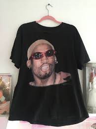 Dennis Rodman Taille Grand 1996 T Shirt Homme Par Babemania Sur Etsy T Shirt Mens Tops Mens Tshirts