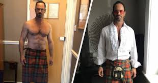 Chris meloni on the rachael ray show. Christopher Meloni Posted A Shirtless Photo In His Quarantine Kilt On Twitter