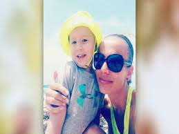 Banana boat kids mineral enriched sunscreen spray spf 50+, 6 oz: Florida Mother Sues Banana Boat Parent Company After She Says Sunscreen Made Son S Skin Burn Blister