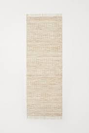 Handgewebter Teppich Mit Jute Beige Weiss Home All H M De In 2020 Handwoven Rugs Hand Weaving Rugs