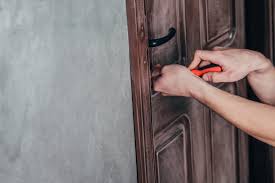 To shape into your tension tool, push it inside the key hole and bend to form a 90 degree angle. How To Unlock A Door Without A Key 7 Different Methods Homelyville