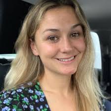 Ainsley Richards's Instagram, Twitter & Facebook