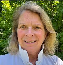 Paula Tracy's Instagram, Twitter & Facebook