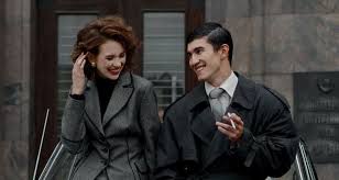 If someone put a gun on your head and says call a friend if your friend picked the call on time, you are dead! 20 Little Things To Make Your Girlfriend Happy Really Happy
