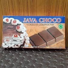 Jika ingin langsung memakan cokelat compound, pastikan mengunyahnya lebih dulu. 12 Merk Coklat Batang Yang Enak Untuk Masak Buat Kue