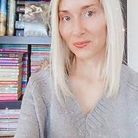 Sienna Morrow's Instagram, Twitter & Facebook