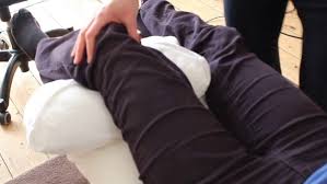 Nos clients recommandent notre coussin orthopédique pour genoux car il est efficace et simple d'utilisation. Les Meilleures Positions Pour Dormir Afin De Soulager Les Douleurs Minutefacile Com