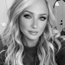 Amy Wymer's Instagram, Twitter & Facebook