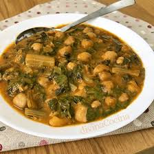 Elaboración del potaje de garbanzos y verduras. Garbanzos Con Acelgas Al Estilo De Maribel Receta De Divina Cocina
