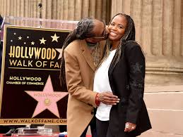 Maybe you would like to learn more about one of these? Snoop Dogg S Kids Are All Grown Up As They Strike A Pose With Their Stunning Mom Shante Broadus In Recent Photo