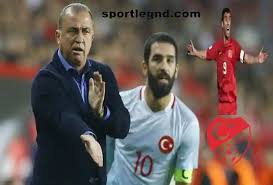 أعرب الظهير الأيمن للمنتخب الإيطالي، أليساندرو فلورنزي، عن ارتياحه لحصول لاعبي منتخب بلاده على اللقاح المضاد لفيروس كورونا أشاد ليوناردو بونوتشي، مدافع منتخب إيطاليا، بقوة الآزوري، معتبرًا أن التحلي بروح الفريق تعادل في أهميتها امتلاك نجوم كبار مثل. Ø£ÙØ¶Ù„ ØªØ´ÙƒÙŠÙ„Ø© ÙÙŠ ØªØ§Ø±ÙŠØ® Ù…Ù†ØªØ®Ø¨ ØªØ±ÙƒÙŠØ§
