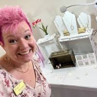 Sarah Capehart's Instagram, Twitter & Facebook