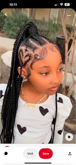 Stylist for braids