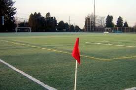 Pada permainan sepak bola, tendangan bebas disebut dengan istilah free kick. Mengapa Ada Tiang Corner Di Lapangan Sepakbola Footchampion