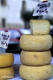 Le Fromage Des Pyrenees Food Cheese Art Cheese Cave