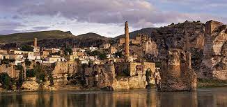 İlçe merkezine gitmek için şehir merkezinde kalkan dolmuşlarla ulaşılabilir. Endangered Site The City Of Hasankeyf Turkey Travel Smithsonian Magazine