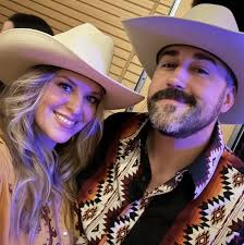 Is there anyone that knows family of Bertha Roark whom Married Ern (aron?)  Row? We know nothing of my grandfather other than he was killed in a corn  mill? Between 1920 1930.