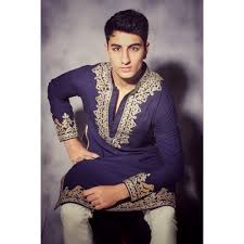 Actress sara ali khan and her brother ibrahim ali khan share a great bond. Shivangi Kulkarni Photography On Instagram Awesome Ibrahim Ali Khan Ibrahimalikhan Potrait Portraitphot Indian Look Wedding Kurta For Men Muslim Dress