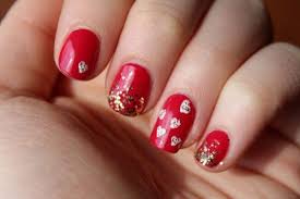 Valentine's day might be known as a hallmark holiday full of chocolate, greeting cards, and loads of love, but it's also the perfect excuse to pop into a whether you're a fan of minimalist masterpieces or bold pops of color, ahead, you'll discover 30 of our favorite valentine's day nail designs that are far. 9 Popular Valentine S Day Nail Art Designs Styles At Life