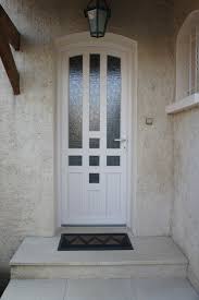 Exemple de porte d'entrée mixte (aluminium + pvc) mixtes : Porte D Entree Pvc Finstral Creativ Port De Bouc Alu Vigouroux