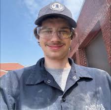 Is it true that this is the smallest ham radio? #uv5rmini