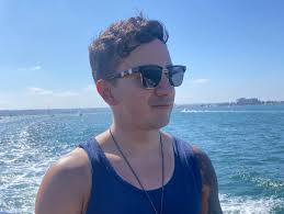 Hey, my name is Josh and I'm looking for a roommate or a room somewhere  around San Diego Bay from point Loma to Hillcrest to Grant Hill. That  radius is sort of