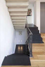 Modern Flur Diele Treppenhaus Bilder Beton Cire Auf Treppe Homify Treppe Haus Treppe Treppe Fliesen