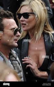 Kate moss party hi-res stock photography and images