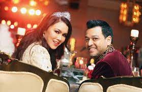 Explore tweets of sarimah ibrahim™ @sarimahi on twitter. Wedding Of Tunku Jamie Nadzimuddin Che Puan Sarimah Ibrahim Tatler Malaysia