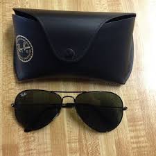 Black And Gold Ray Bans Black Ray Ban Aviators Black Ray Ban Aviator Flat Metal They Are A Pilot Shape With A Thin And Lightweight Fr Black Ray Ban Aviators Ray Ban Aviators Ray Bans