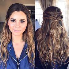 A Simple But Elegant Half Up Half Down Hairstyle With Loose Curls Photo From Tarro Beauty Wed Loose Curls Hairstyles Down Hairstyles Loose Hairstyles