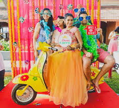We have also gathered some of the best poses, tips and ideas, with indian couple images, that will definitely inspire you for your indian wedding photoshoot. 16 Diy Photo Booth Backdrops For Your Mehendi Cocktail Wedmegood