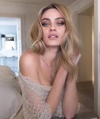 Bridolog On Instagram Gozleri On Plana Cikaran Ve Abartisiz Bu Makyaja Tam Anlamiyla Bayildik Siz Boyle Bir Makyaj Tercih Hair Photo Long Hair Styles Hair