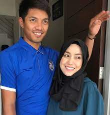 Beliau dikenali menerusi watak lakonannya sebagai yuhanis dalam drama hati perempuan di tv3. Mia Ahmad Sanggup Buat Apa Sahaja Untuk Selamatkan Rumah Tangga
