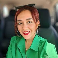 Ana Apodaca's Instagram, Twitter & Facebook