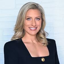 Doris Neyra's Instagram, Twitter & Facebook