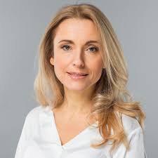 Penelope Haynes's Instagram, Twitter & Facebook