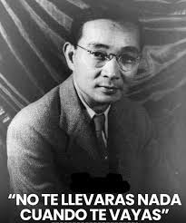 Filósofo Chino Ling Yu Tang 🗣*Tu ya no tienes muchos años para vivir, y  además no podrás llevarte nada cuando te vayas, por lo cual debes ser  ahorrativo pero sin sacrificar tu