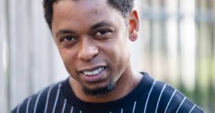 Evert ten napel (klazienaveen, 24 maart 1944) is een nederlands sportverslaggever. Intens Gelukkige Rapper Typhoon Getrouwd Met Zijn Grote Liefde Show Gelderlander Nl