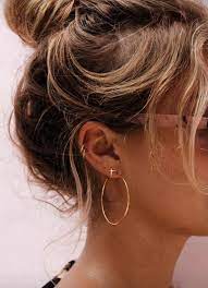 Small Gold Hoop Earrings With Heart Charm Not Gold Hoop Earrings Canada Piercing Oreille Bijoux Piercing Oreilles Piercings Oreille